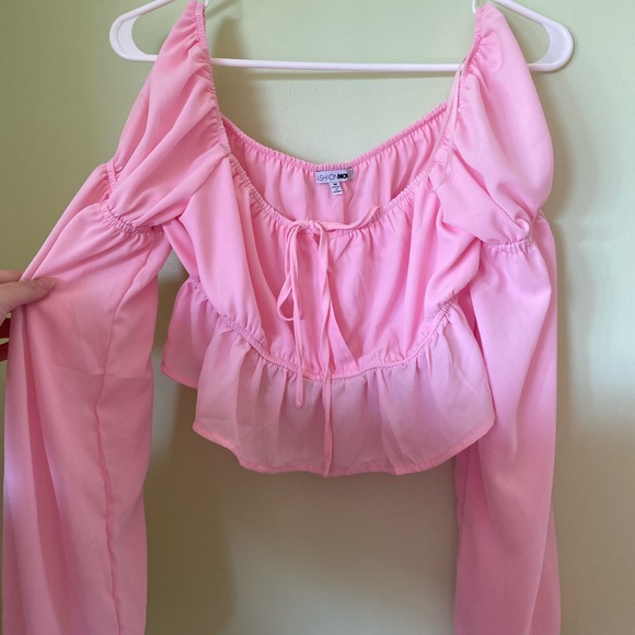 Bubblegum pink cropped blouse, size women’s medium, never been worn! FASHIONNOVA - Picture 5 of 7